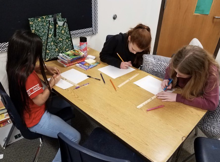 HpsmiSchools's tweet photo. Redwood Twitter Competition!
Ms. Whitney's class making multiplication fraction models! Who said math isn't fun?!
#funmath #comfyseating #creativity https://t.co/PrJ58qN4ul