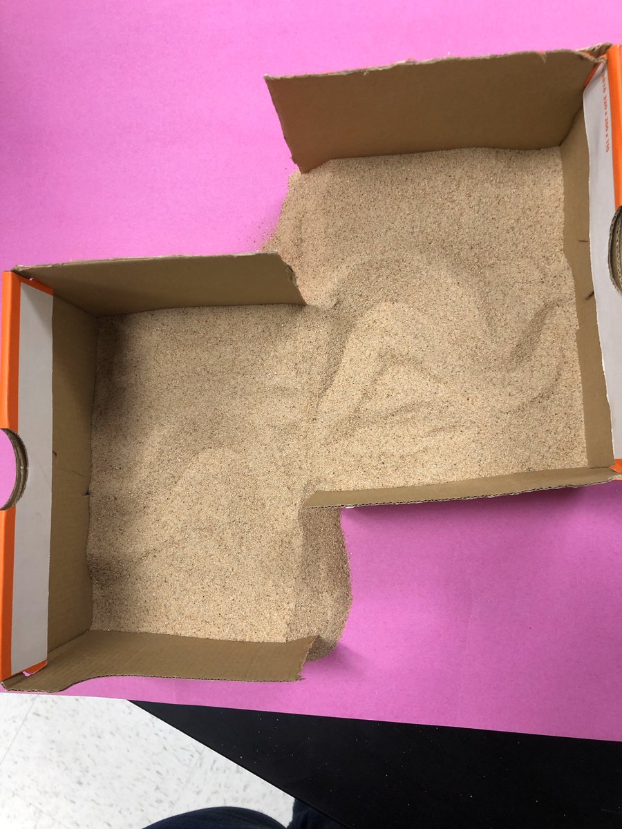 alvin_jh's tweet image. Mrs. Punwasi’s 8th grade students are using shoeboxes and sand to model the movement of tectonic plates today. The students are learning what landforms are created when plates collide, divide and slide!