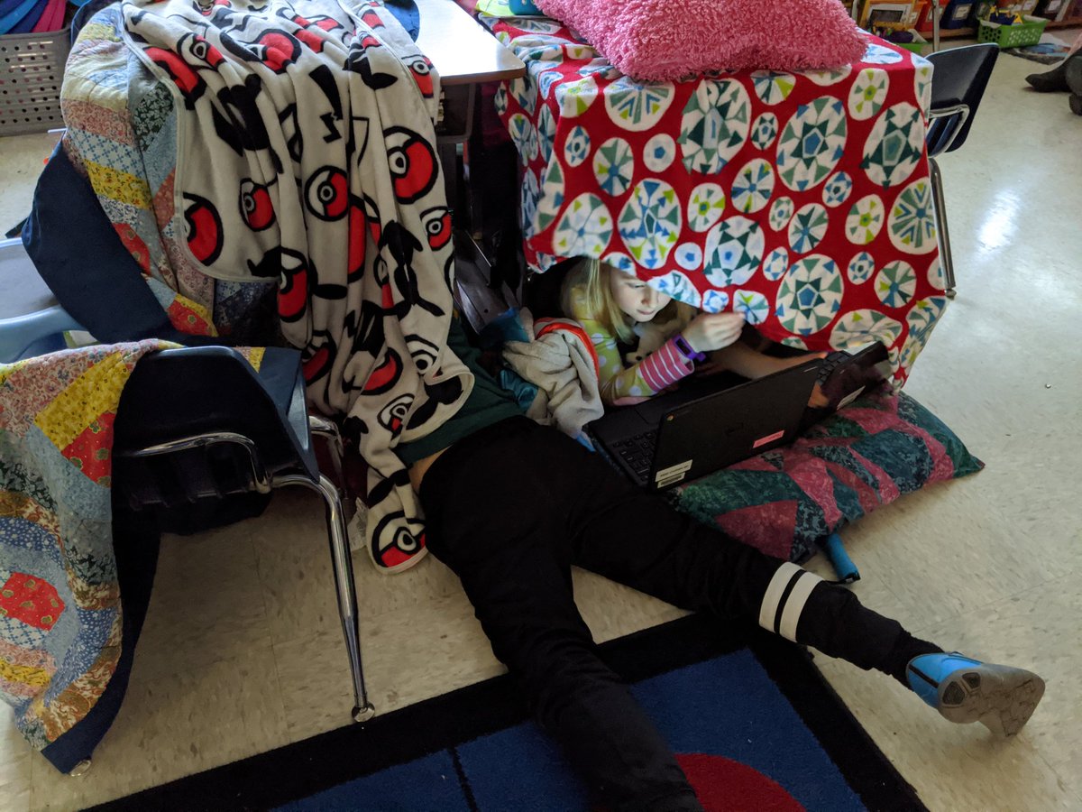 mrssalyersclass's tweet photo. We earned a class celebration so we enjoyed forts and flashlights today and we finished the day off with s'mores! @MBESBears @mcps_va https://t.co/jthQFiaCLl
