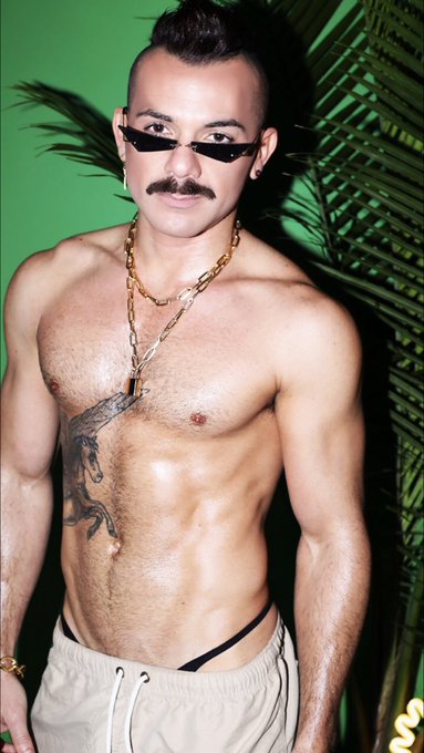 👀I see you peekin&rsquo; 😎 #shady #cruisin #atlantiscruise #marekrichard https://t.co/a7QzhOY1w3<a href="/tag/shady"class="tags">#shady</a><a href="/tag/cruisin"class="tags">#cruisin</a><a href="/tag/atlantiscruise"class="tags">#atlantiscruise</a><a href="/tag/marekrichard"class="tags"><span>#marekrichard</span></a>