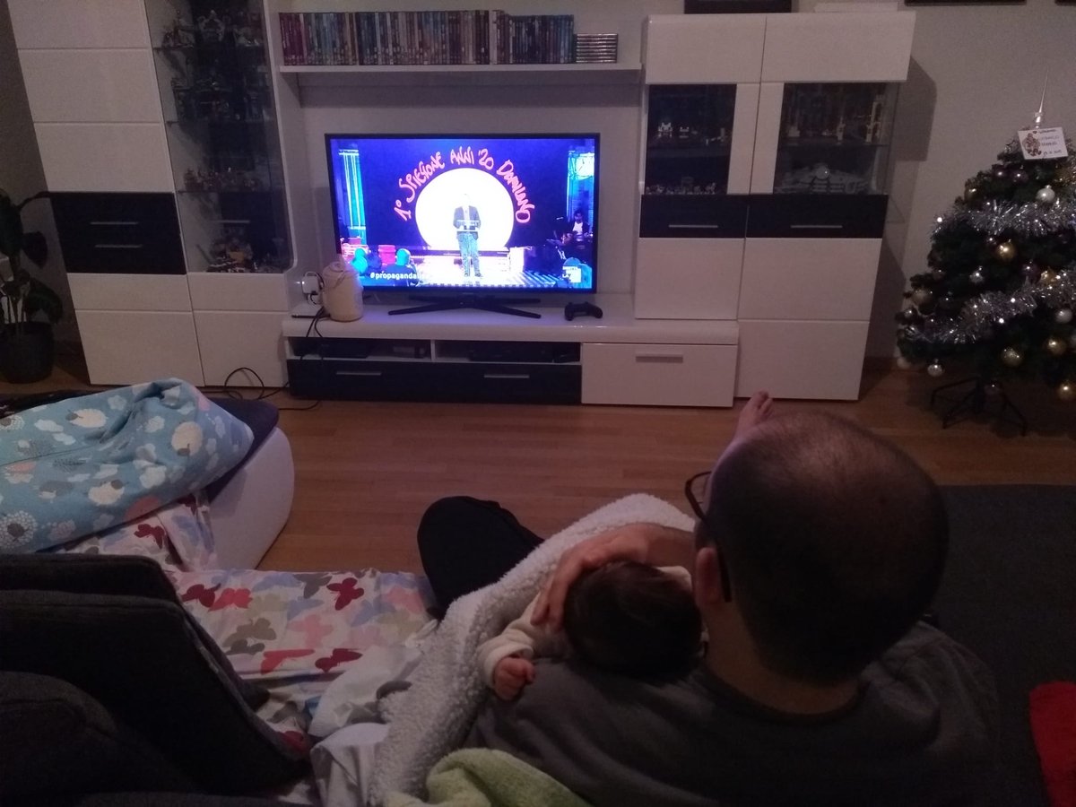 Lo_Ste84's tweet photo. La prima puntata di #propagandalive (e il primo spiegone) in tre! @welikeduel https://t.co/skslF5DVZH