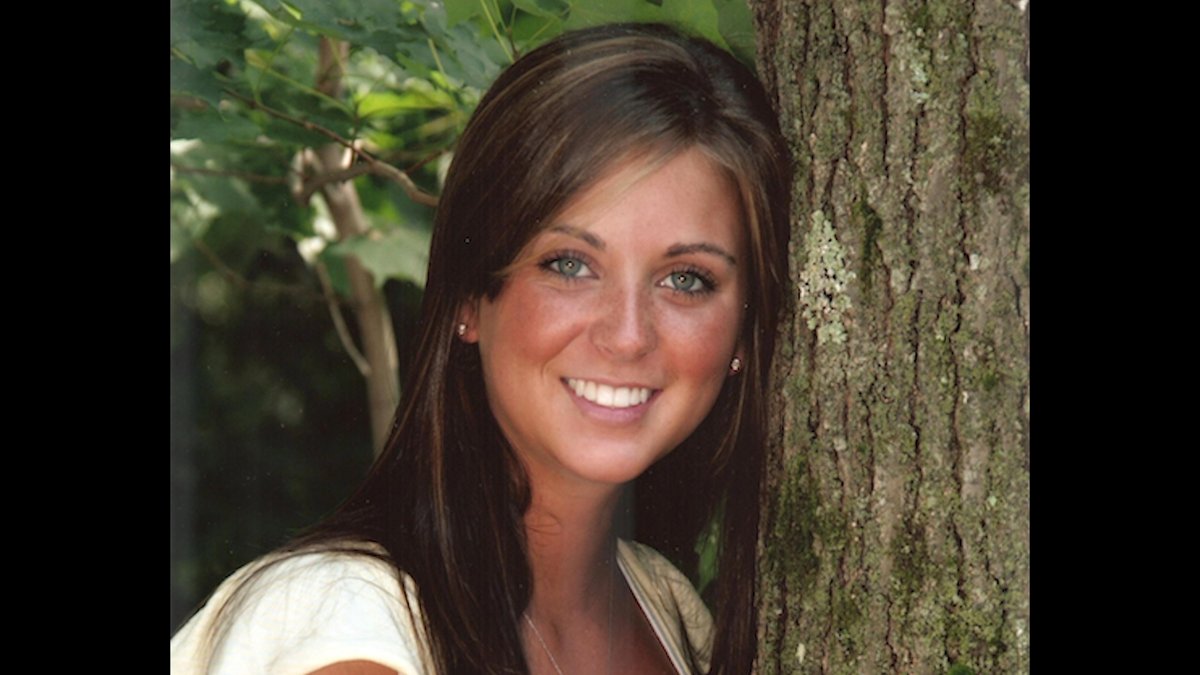 Chronicle5's tweet photo. The devastating #haitiearthquake was ten years ago this weekend. #Massachusetts college student #britneygengel was among the 300,000 who died. Tonight, a preview of a new documentary about the #gengel family and the Haiti orphanage built Brit's name @BeLikeBrit @anthonyeverett https://t.co/lZS9gAfayu