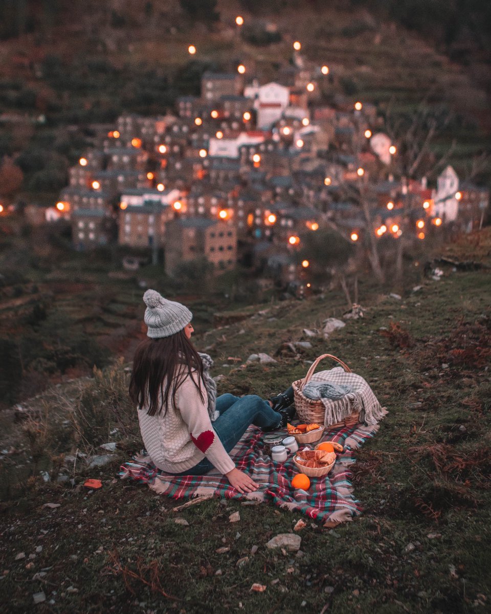 Welcome to the adorable little village of Piódão. Piódão is a historical village located in northern Portugal. Hidden in the Serra do Acor (mountains) and is full of breathtaking views; from pasturelands to springs! #piodao #Portugal #visitportugal #travel #travelblogger