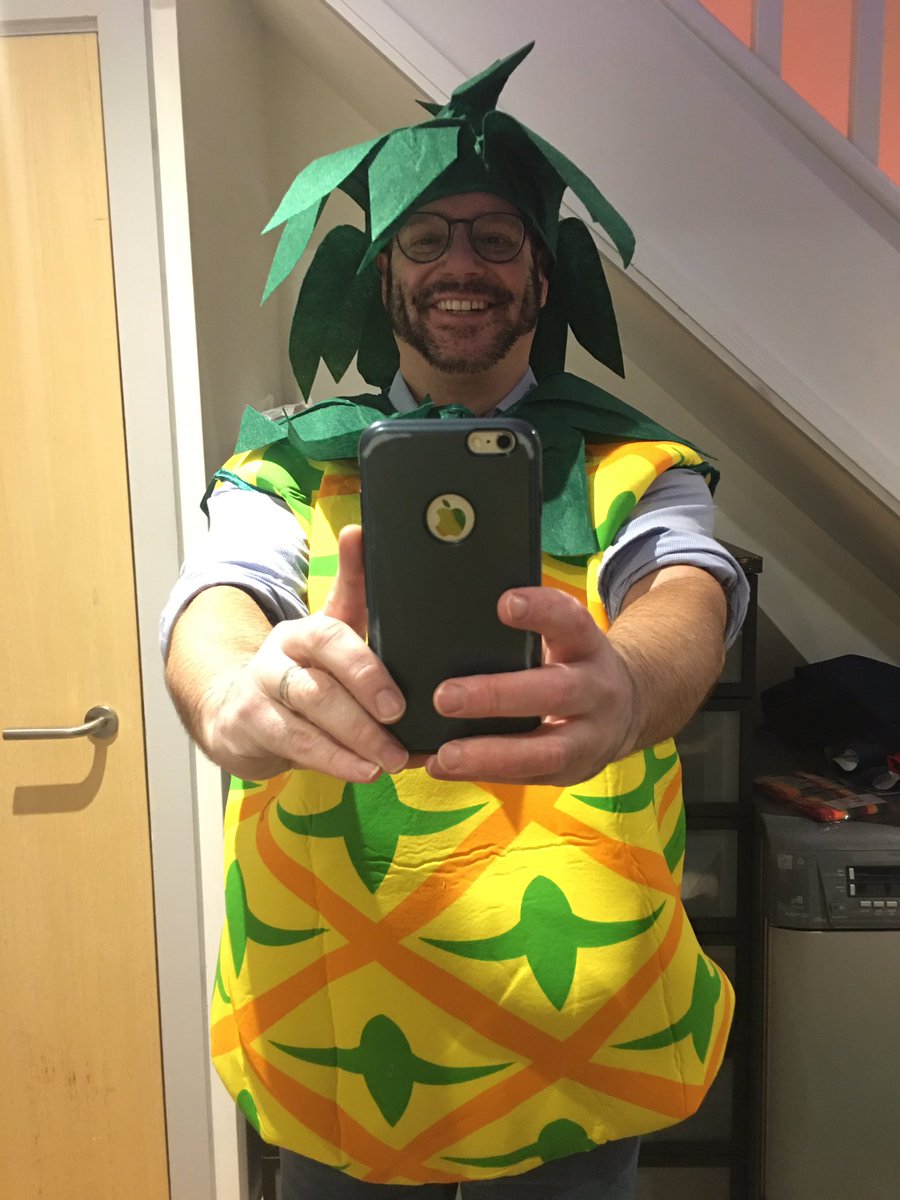 vespamartini's tweet photo. Sunday. 9.30 am. @ffbrighton. Bodypump with me and Anna. She’s the sensible one. #bodypump #lesmills #bodypump112 #launch #nutcase #pineapple https://t.co/inAncyqjjH