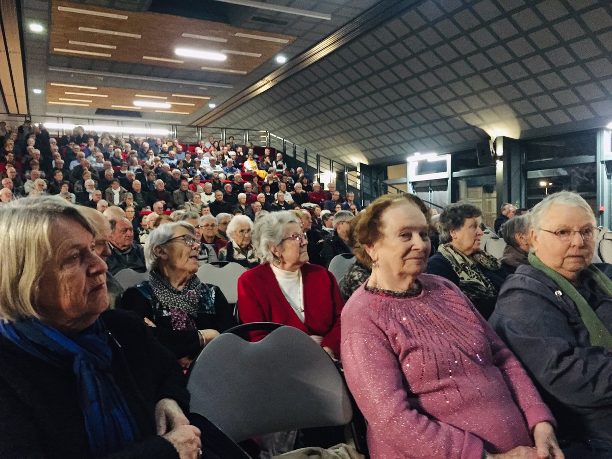 ValerieHayer's tweet photo. Vœux dans les communes déléguées de #Azé & #StFort à #ChateauGontierSurMayenne.
Le vivre-ensemble & la proximité y sont des réalités grâce à l’engagement sans faille des élus. Remerciements appuyés à Pascal Mercier qui aura marqué ce mandat de son dévouement & de son authenticité https://t.co/YuHYR9wxFL