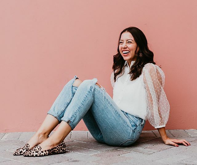 Sometimes I see a picture and get an epiphany caption moment. This week my headspace and energy is all over the place crazy... So... here’s a picture of me happy with some RollaSole leopard flats on 🙃🤠 #HappyFridayICantWaitToSleepInTomorrow ift.tt/35KfIFk