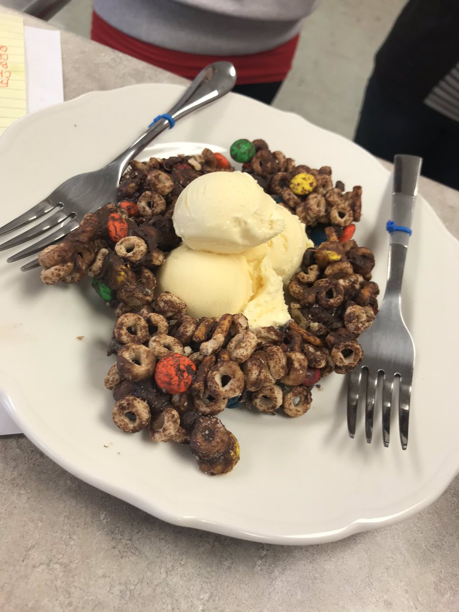 SpiritLakeFCS's tweet photo. Event Planning and Catering class made pasta to sell at lunch. They ended the day with a cereal competition. Lucky Charms cannolis won 1st place and the Fruit Pubbles shake won 2nd! #SLJterm https://t.co/uOPus0vUvV