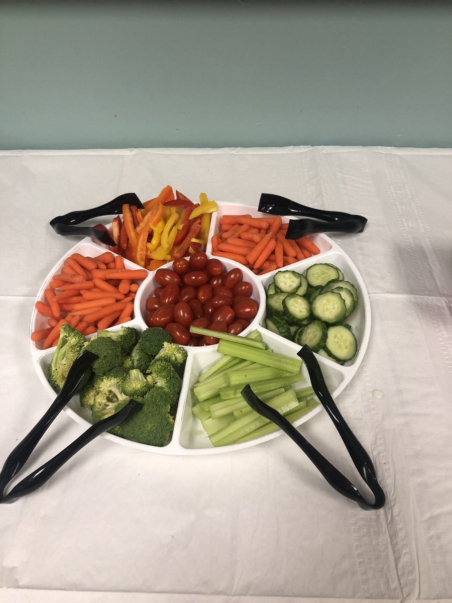 asds4149's tweet photo. Veggie Friday here at 4149!  #Buildingbetterhealth @Danielle_Green1 https://t.co/jJsndUwQTJ