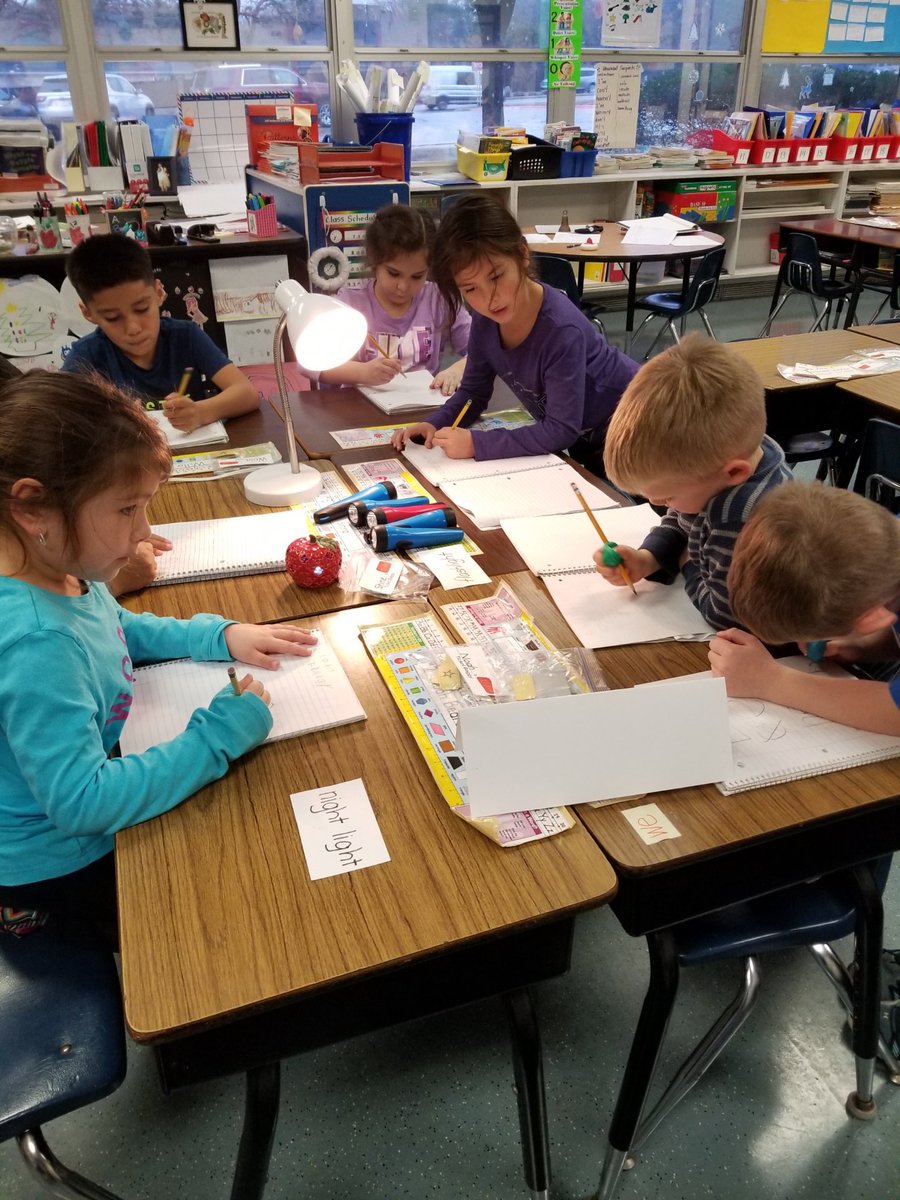 SamHouston1982's tweet photo. Mrs Hamilton’s 1st graders explored heat, light and sound energy today. #TexansLearning https://t.co/1JA8Kn9hip