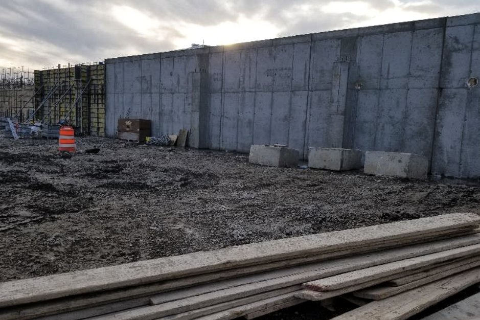 ACSD_News's tweet image. This week, 60 feet of foundation walls were poured at the Ames High Construction Project. In all, about 38% of the walls for the south half of the building are complete. #AmesCSD #FutureAHS