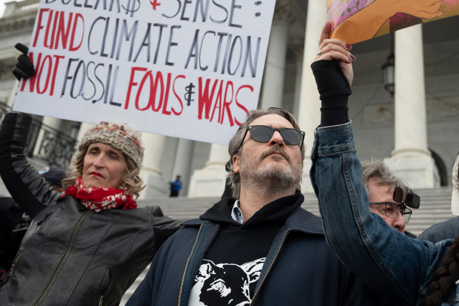 #NoticiaCinex Cualquiera parecido con el #Guasón es pura coincidencia...

😮 ¡#JoaquínPhoenix fue detenido! 😱