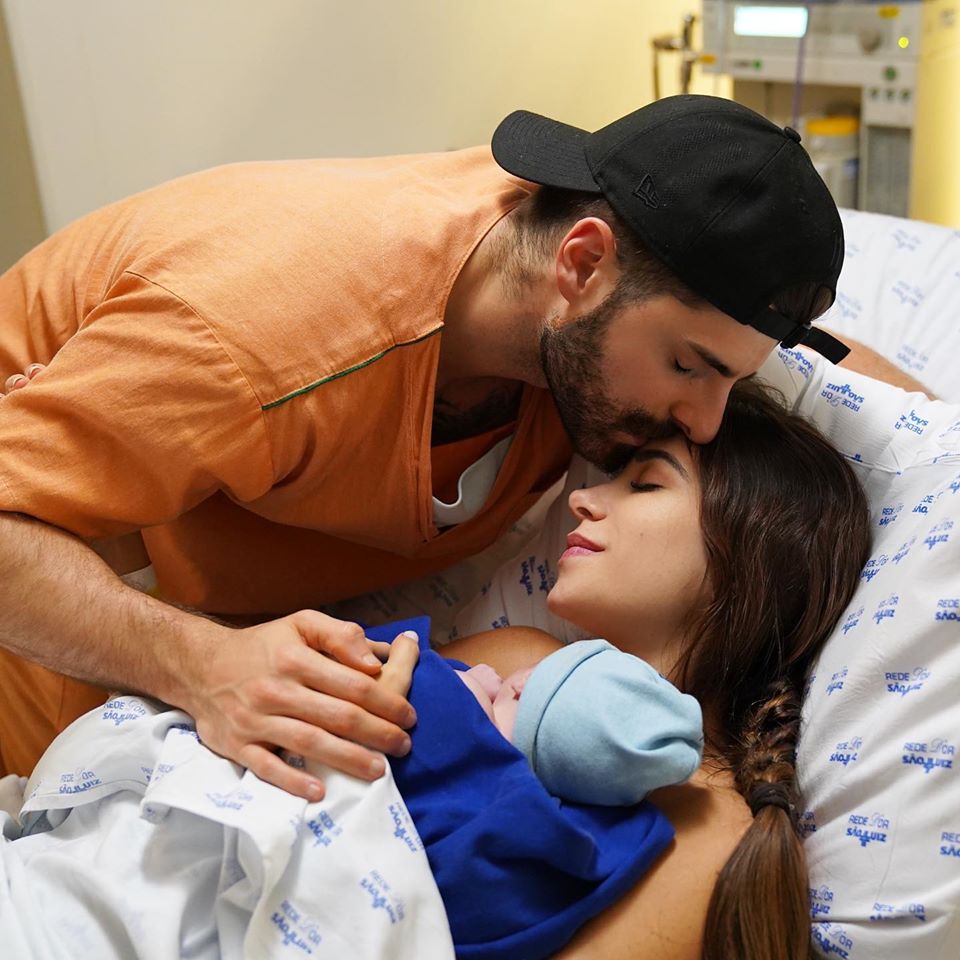 alokoficial's tweet photo. Bem vindo Ravi! 🌈👶🏻
O dia mais feliz e intenso de nossas vidas ❤️❤️❤️
Difícil explicar em palavras. Em breve compartilho mais com todos vocês. Ravi nasceu hoje pela manhã de parto normal humanizado depois de uma madrugada em claro com fortes contrações. https://t.co/nIFZWxoVG7