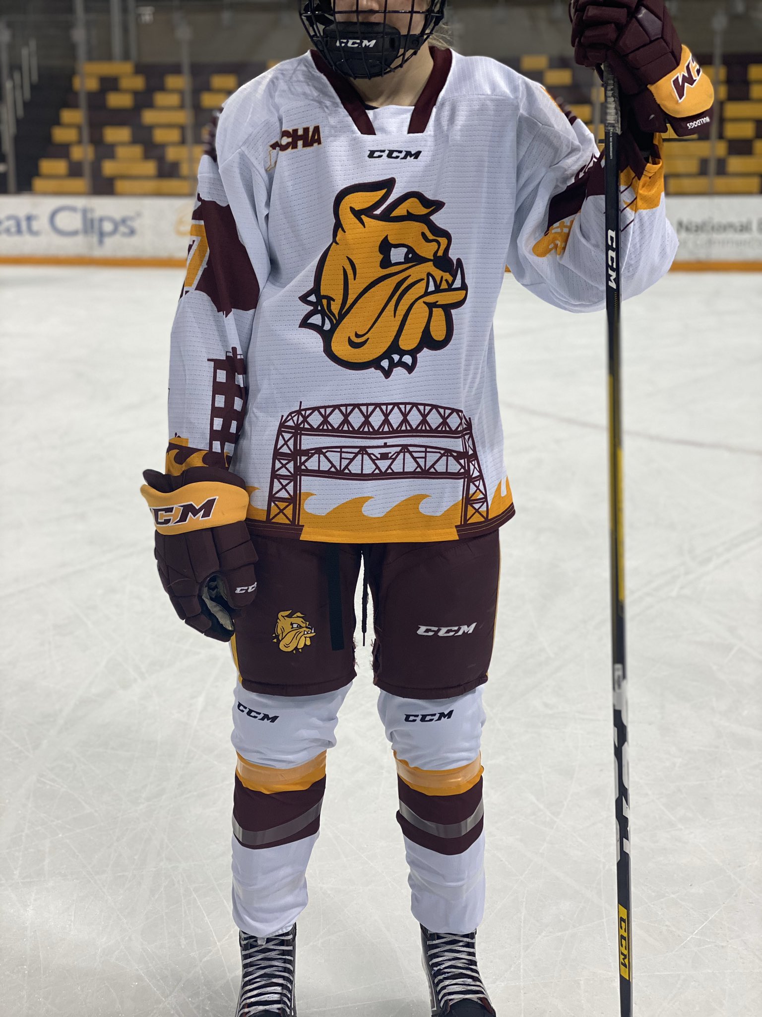 umd bulldogs hockey jersey