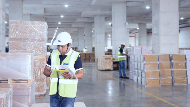 DSV_US's tweet image. Customer Case: We worked with a chemical company to launch a new distribution center, including upfitting the space and relocating their inventory. #DSV #ProjectManagement #NewDistributionCenter #solutions social.dsv.com/1uL