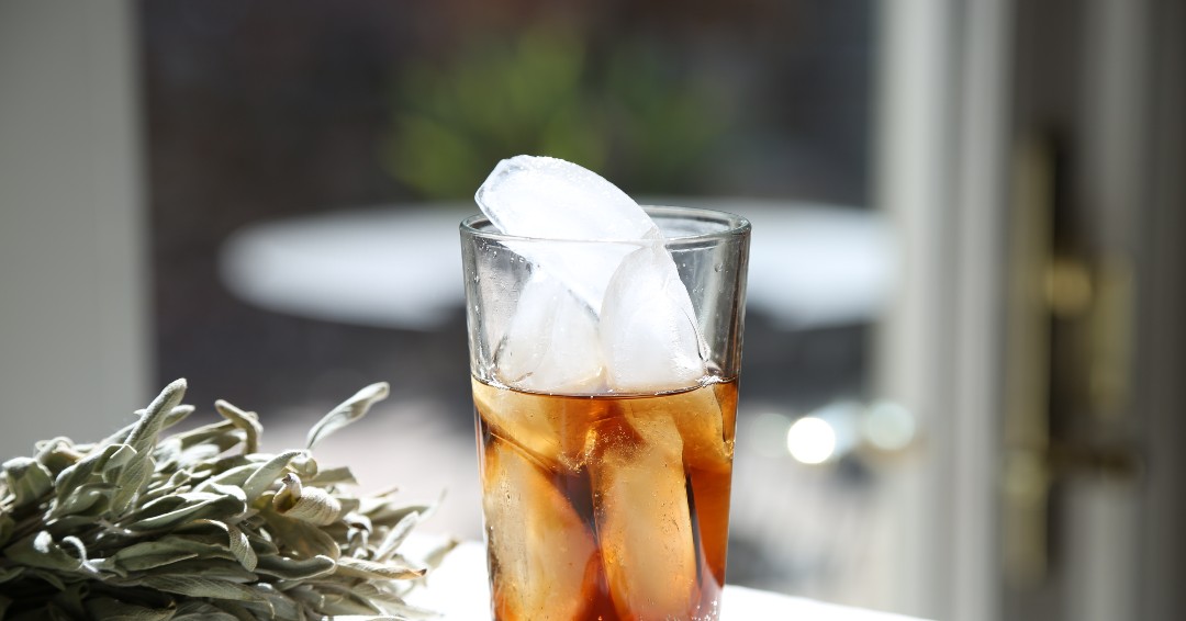 KoloaRum's tweet photo. Our Koloa Kauai Spiced Rum is delicious on the rocks! What's your favorite way to enjoy our rum?  🥃 #koloarum #drinkkoloarum #ontherocks #rumfun https://t.co/iKgAYjSfVp