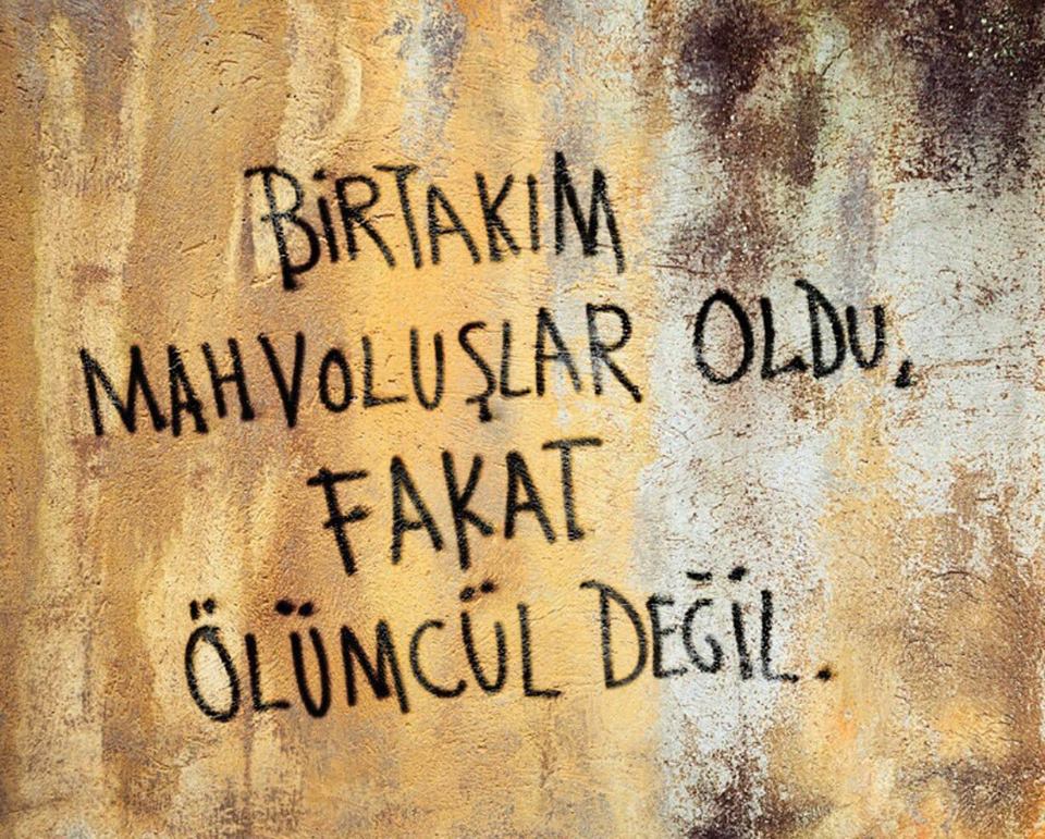 'İnsanlar size kendilerini anlattıkları gibi değil, 
size yaşattıkları gibidirler. 
Kimini erken, kimini geç öğrenirsiniz. 
Ama öğrenirsiniz..'
#Günaydın
#Cumartesi