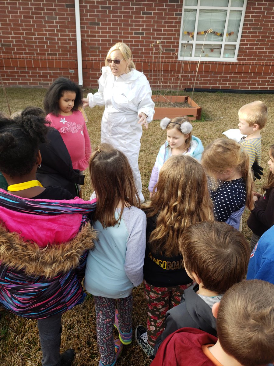 mrsmcgurn's tweet photo. My kiddos LOVED learning about bees today! Thank you @PamHall2inspire for coming to visit us and showing us the awesome bee suit! 🐝
#hornetpride #mcgurnsmcnuggets #rm42 #WEShornetsgoWILD #firstgrade #beekind https://t.co/cSP7lSeaDH