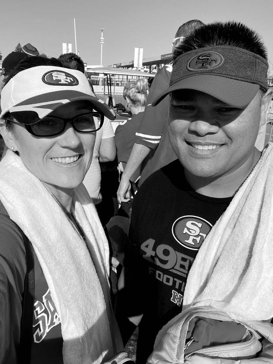 Amber5158's tweet photo. BOSA Splash for playoffs tickets!! #BosaSplash @49ers #wedidit!! https://t.co/6ZyRtxjmxN