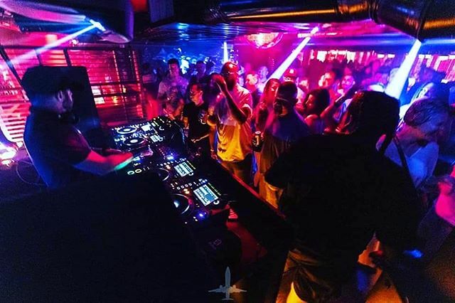 djjasonkitchen's tweet photo. Hope you can all join @djalenp and I at Ichicoro Ane for @l8nightflights this evening! Tunes start at 10!  #housemusic #deephouse #techhouse #techno #dtsp #stpete #ilovestpete https://t.co/XlYMEWFPai https://t.co/fhrS5VkAaI