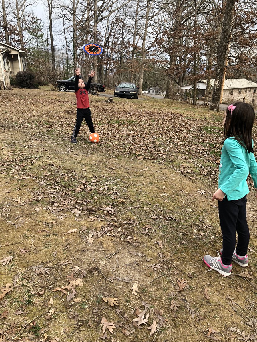 megan_sRES's tweet photo. Just got home and already had to get out and play. Thanks @pe_spotlight and @RESTigers for giving us this opportunity! It’s so much fun!!   #RESROARS https://t.co/BY75E68o4o