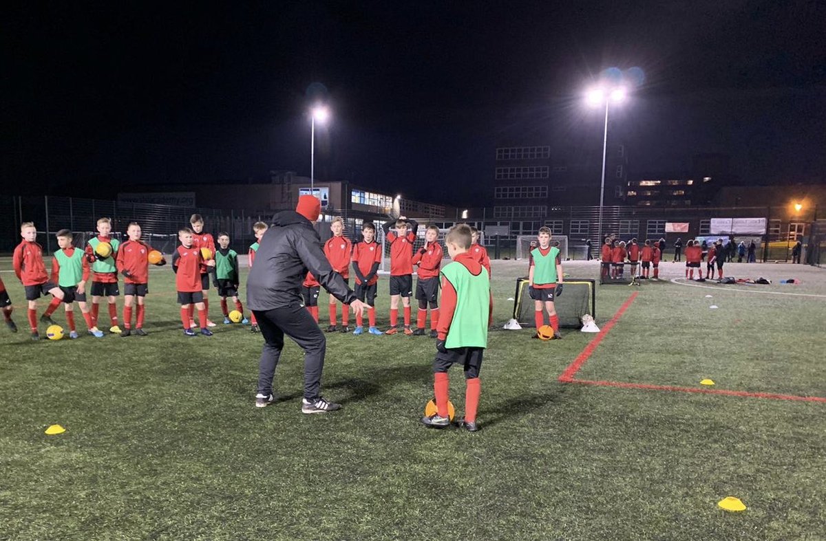 AAcademymk's tweet photo. 🔴⚫️ FRIDAY NIGHT LIGHTS ⚫️🔴 https://t.co/0OyYGSieG2