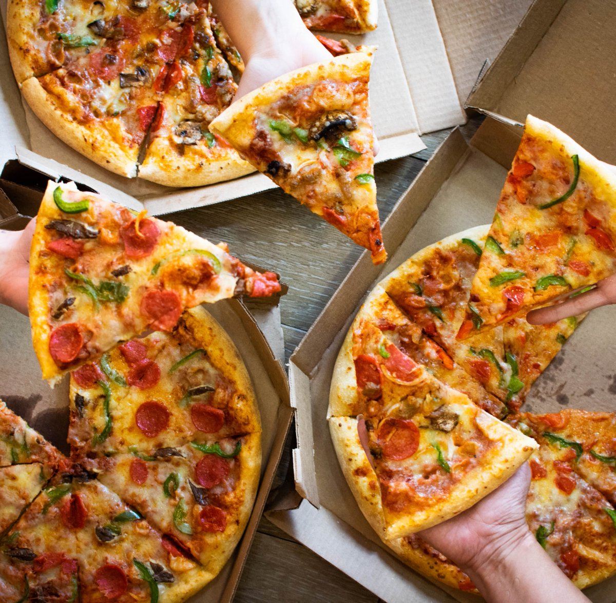dominosve's tweet photo. ¿Cuáles son sus planes para esta noche? Recuerden que hay eclipse 🌕 https://t.co/iMJtcxNrfa