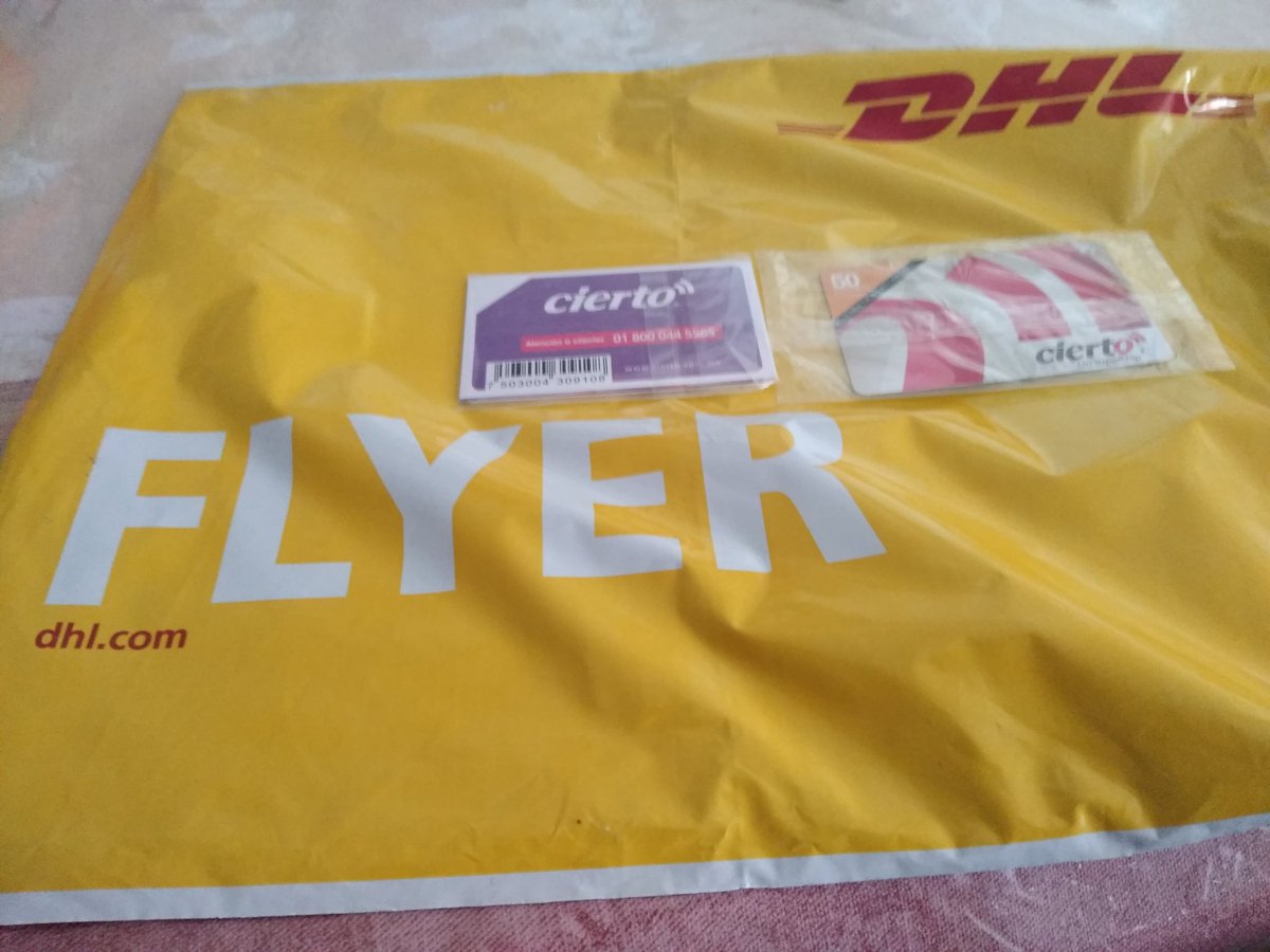 israelcardenaso's tweet photo. Llegando la tarjeta sim de #ciertomx. Vía @DHLMex https://t.co/uQ6c7oLgrE