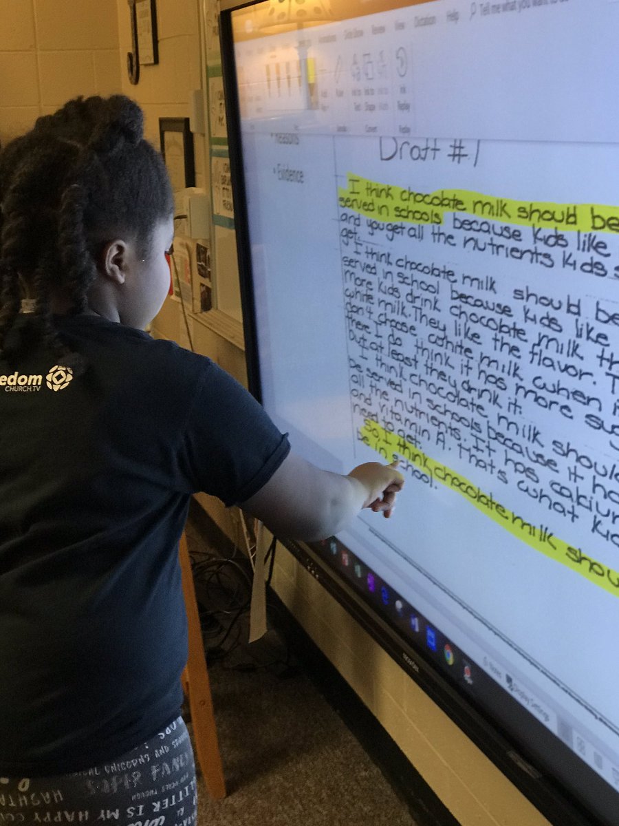 MrsHenderson73's tweet photo. Analyzing a #flashdraft using the draw tool on @PowerPoint Ss were physically engaged in identifying parts of a thesis and voice in an argument. My fav part is seeing the color code pattern evolve @bakerelembears #journeytoAWE @LucyCalkins #writersworkshop https://t.co/oWvD0EVorM