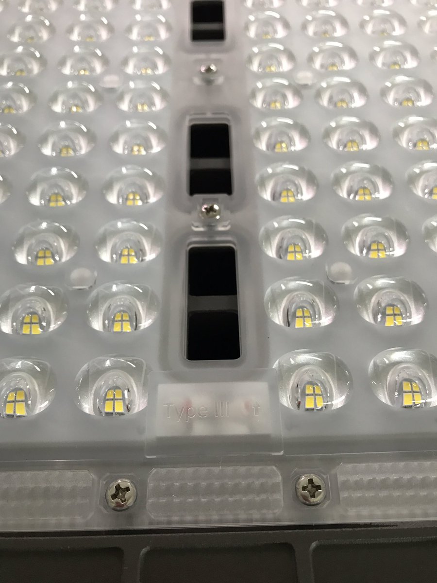 annchenled's tweet image. Led parking lot with type III light distribution.  #ledarealight #ledparkinglot #ledstreet #roadlighting