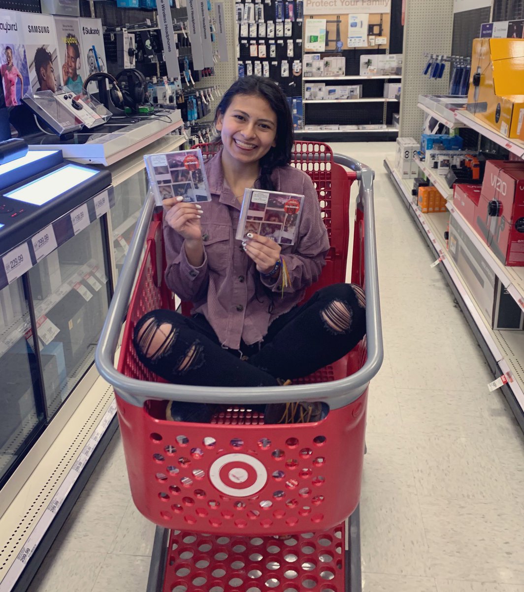 MoonClouds_SG's tweet image. RARE IS OUT ✨ this album makes me the absolute happiest and makes me just want to jump out of bed and dance around my room feeling free and happy don’t have enough words to thank you @selenagomez I just love and appreciate you so much 💙 @SelenaFanClub #RareOutNow #SGRare