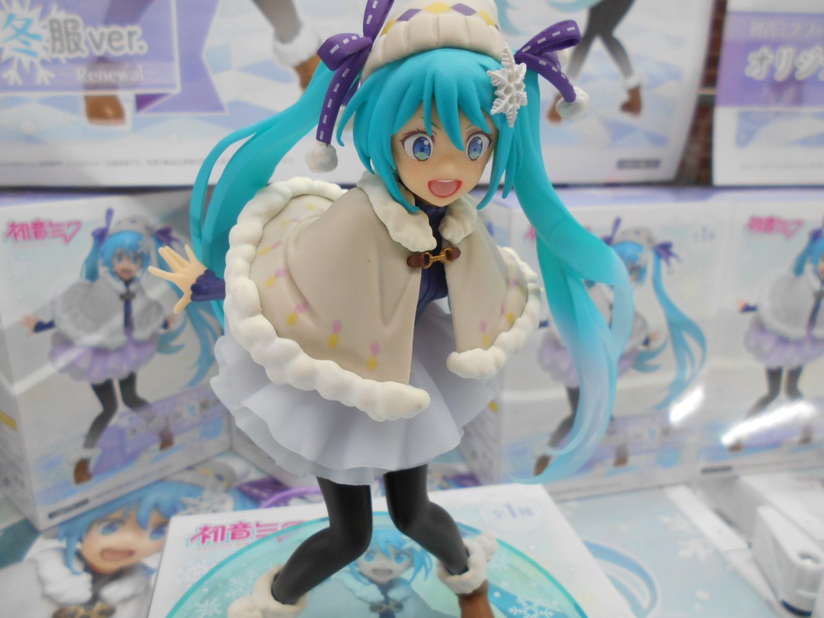 タイトーfステーション ヨドバシ博多店 Pa Twitter 初音ミク フィギュア オリジナル冬服ver Renewal へちま先生描き下ろしイラストを使用した 冬服フィギュアがリニューアル版で登場