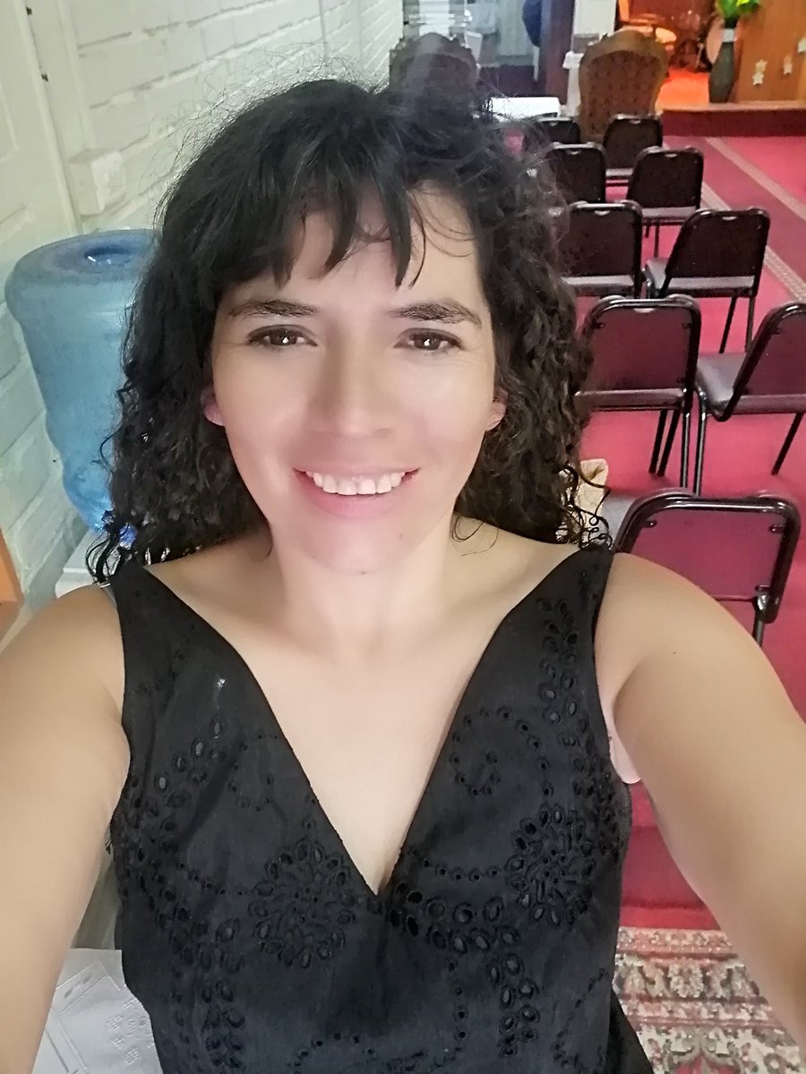 Aunque la higuera no florezca Ni en las vides haya frutos, Aunque falte el producto del olivo, Y los labrados no den mantenimiento, Y las ovejas sean quitadas de la majada, Y no haya vacas en los corrales; Con todo, yo me alegraré en Jehová Y me gozaré en el Dios de mi salvación