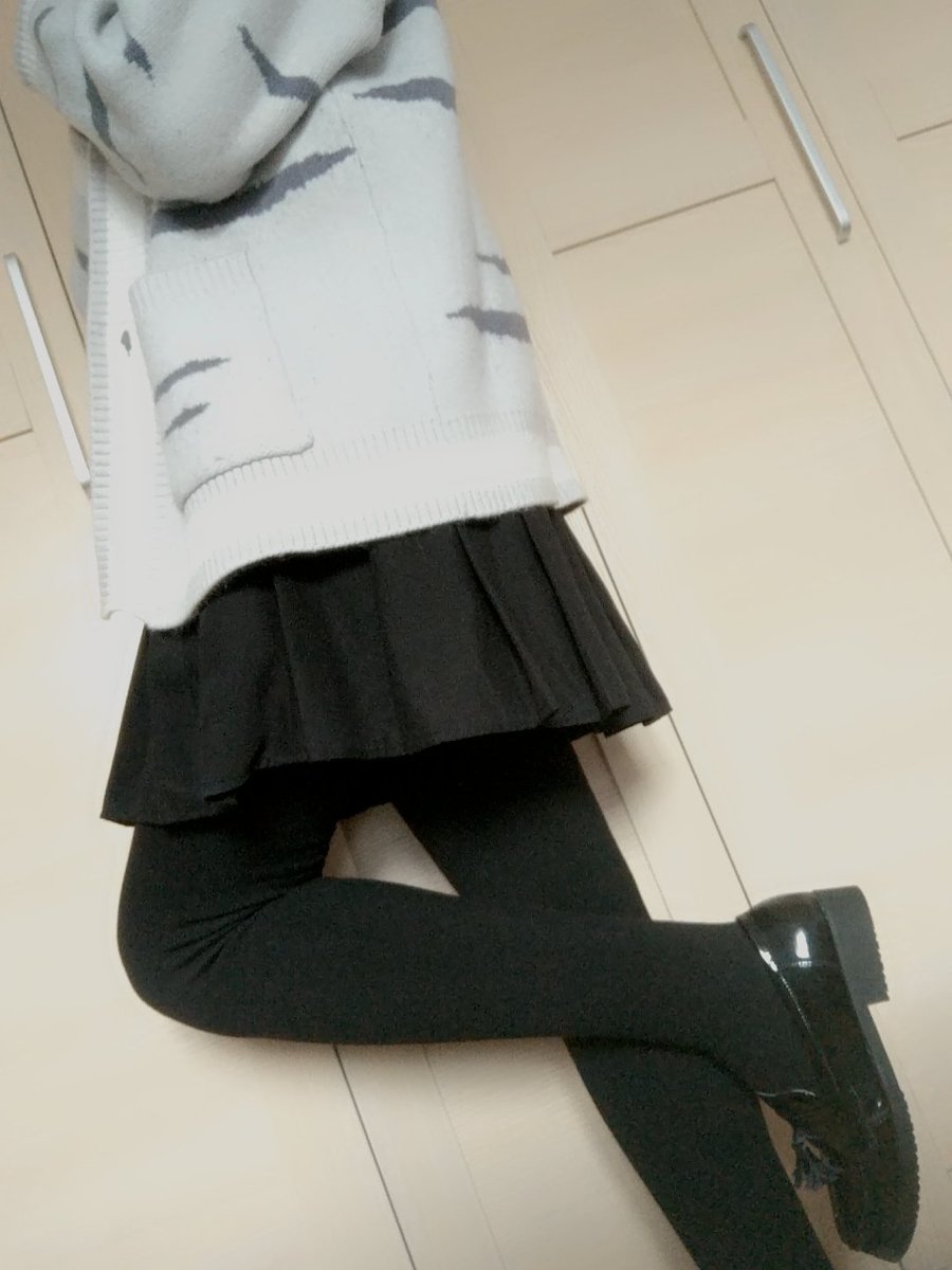 里妹家的裤袜！超暖和_(:з」∠)_ 超好看_(:з」∠)_  男生穿也不会掉档哦  
吹爆里妹吹爆里妹吹爆里妹 
@gugugulee 【没有at 再来一遍orz https://t.co/vVI8zaRMdo