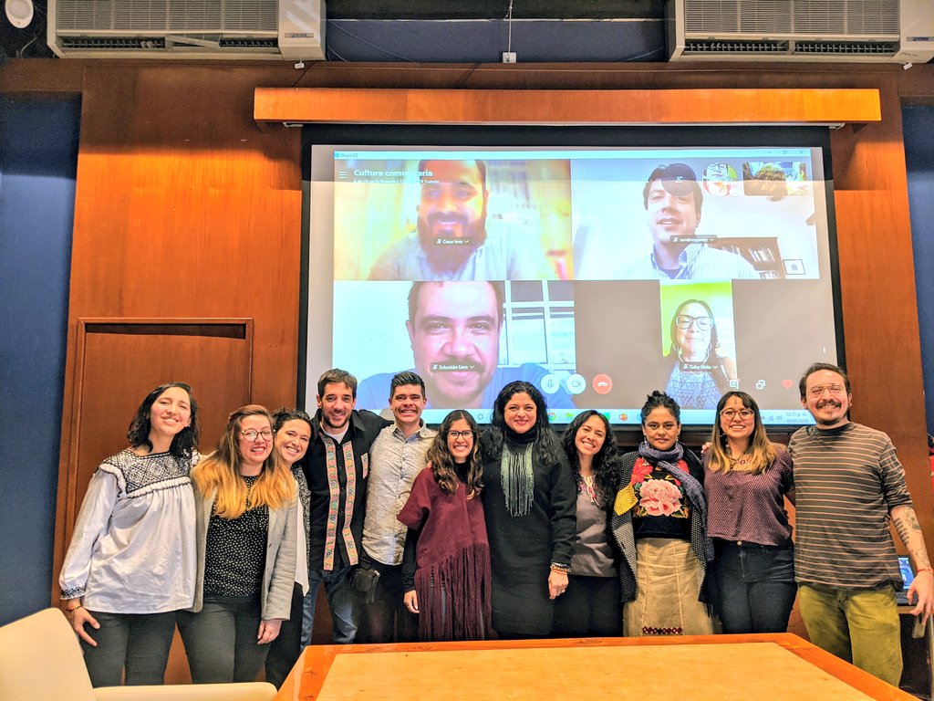alefrausto's tweet photo. Esta tarde me reuní con el equipo de #CulturaComunitaria para evaluar este primer año y definir las acciones para el 2020. La nueva política cultural se consolida como alternativa para las comunidades en todo el territorio nacional. Mi reconocimiento a cada agente cultural. https://t.co/ExuQ2a9FY5