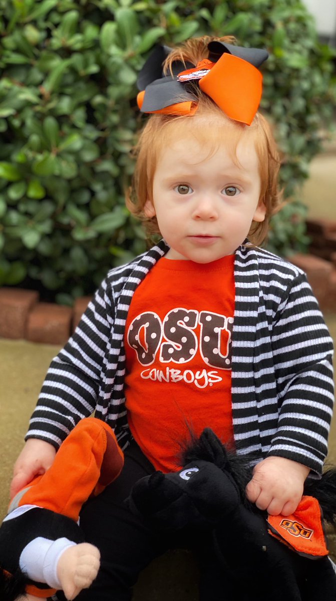 LindseyRick's tweet photo. So excited to take this girl to her very first @OSUMBB game tomorrow in Fort Worth! @thacoachmike @OSUAthletics #letswork #gopokes #beattcu 🍊 🏀 💪🏻 https://t.co/dUc9TtH4cx