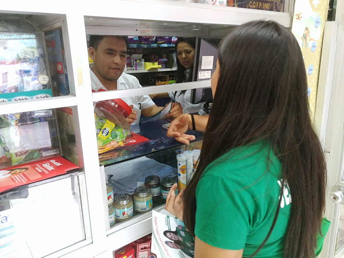 JHonorioVidal's tweet photo. Seguimos firmes llevando la propuesta del @ppc_peru, les comparto algunas fotos de mi recorrido por el Mercado N° 2 de Surquillo 🙋🏻♀️💚🇵🇪
#Ponle20AlCongreso #MarcaElMapa #TuVozEmprendedora https://t.co/mWPNZ9t3Ln