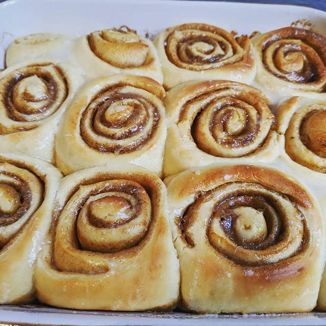 checkered_chef's tweet photo. How about some cinnamon rolls to get the weekend off to a tasty start?
#cinnamonrolls #cinnamonscrolls #weekendbaking https://t.co/GcRAUz2eph