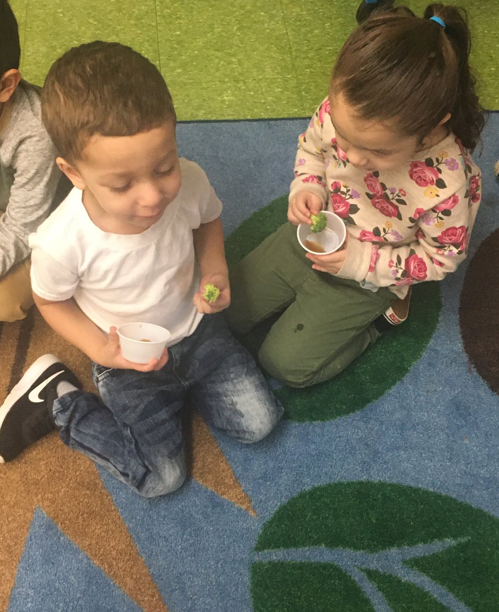 MsSuzanne_HIA's tweet photo. A big thank you to Ms. Patty who taught us the importance of exercise today. We were also brave enough to try broccoli. #hiawathapride https://t.co/EgfS4ZJj31