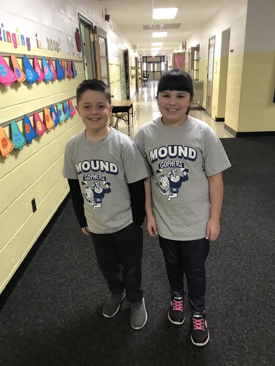 KinderPrincipal's tweet photo. Spirit Friday #faceliftfriday 5th grade won the Spirit Gnome!!! #makeschoolfunagain #moundgophers #gopherpride https://t.co/iq65Ju1PFQ