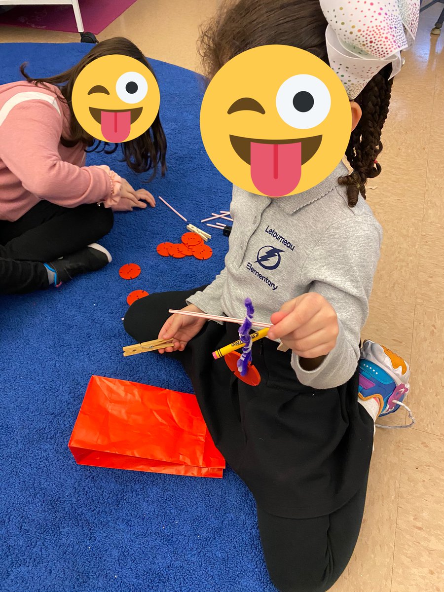 NickSiudela's tweet photo. Had a blast in #STEM enrichment today @frps_Letourneau #ELLs #studentengagement building a a vehicle to transport our cargo across a zip-line. #STEMeducation #studentvoice #STEAM https://t.co/dwhRCn0rGi