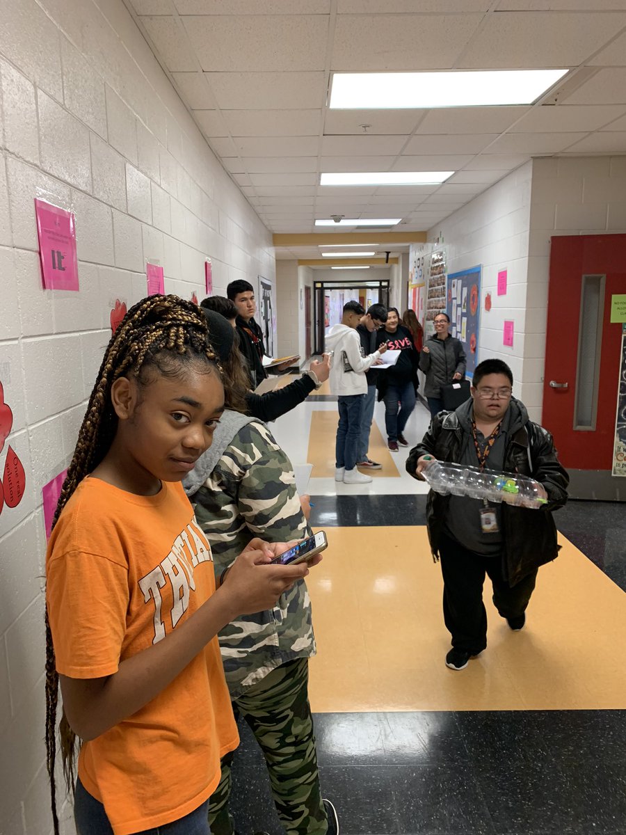 coach_rye_'s tweet photo. Been making noise in the hallways all day on Flipgrid. Explaining how to find key points of parabolas. @EDAztecs_HS https://t.co/08uiiqA72T