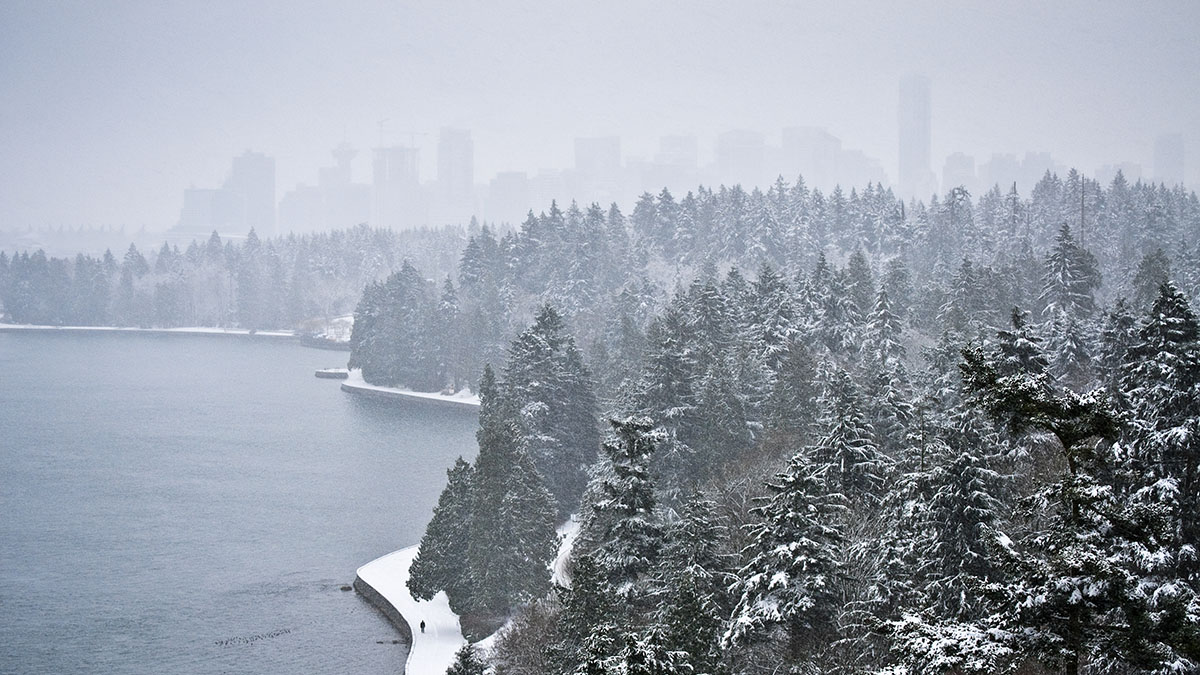 There's more snow on its way this weekend. Make sure you're prepped: Have shovels and de-icing materials ready, make sure you have snow tires and move your parked car from major routes. Snow must be cleared from walkways by 10am.

Learn more: ow.ly/XEFA50xQsXt