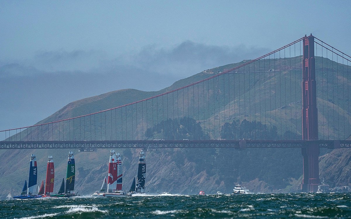 BondsFlyingRoos's tweet photo. Spot the engineering marvel ๐คฉ #saturdaysend #sailingredefined #fueledbyathletes @sailgp https://t.co/WOMpdW6G6x