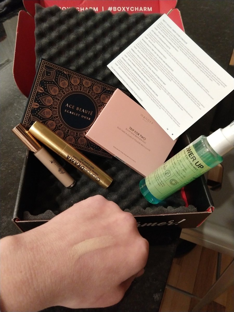 kaw1008's tweet photo. WTF @boxycharm variation # 14 sucks. I saw the spoilers with variation 1 and 2 having the toofaced highlighter and I ended up w/ a setting mist I probably won't use and a concealer that is too dark for my skin tone. 2nd month in a row I have been disappointed #cancelled https://t.co/FnpnpjG4jv