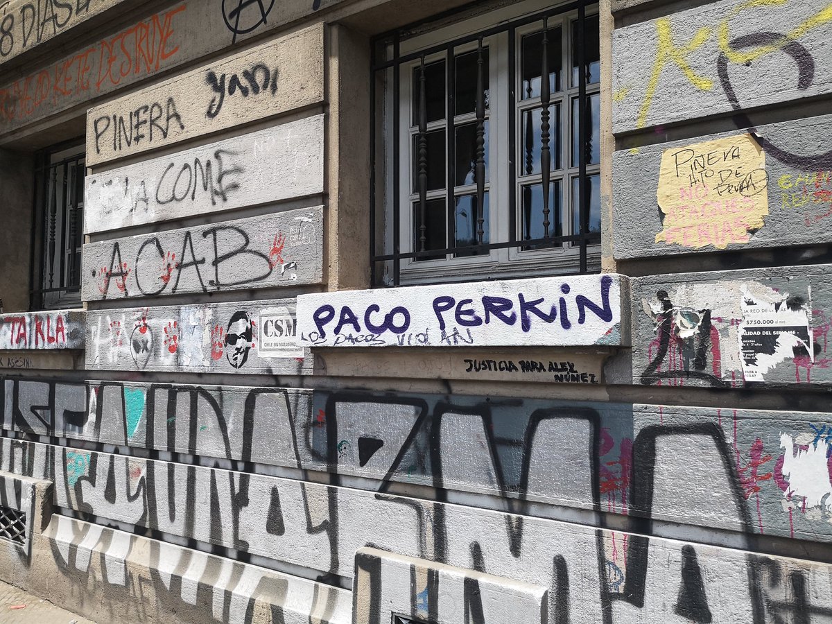 Arejula_N's tweet photo. Uuuuu, me acordé que tengo una c
Pequeña colección de fotitos de #PakoPerkin que he visto por ahí... 😄 https://t.co/FHYF3kMe68