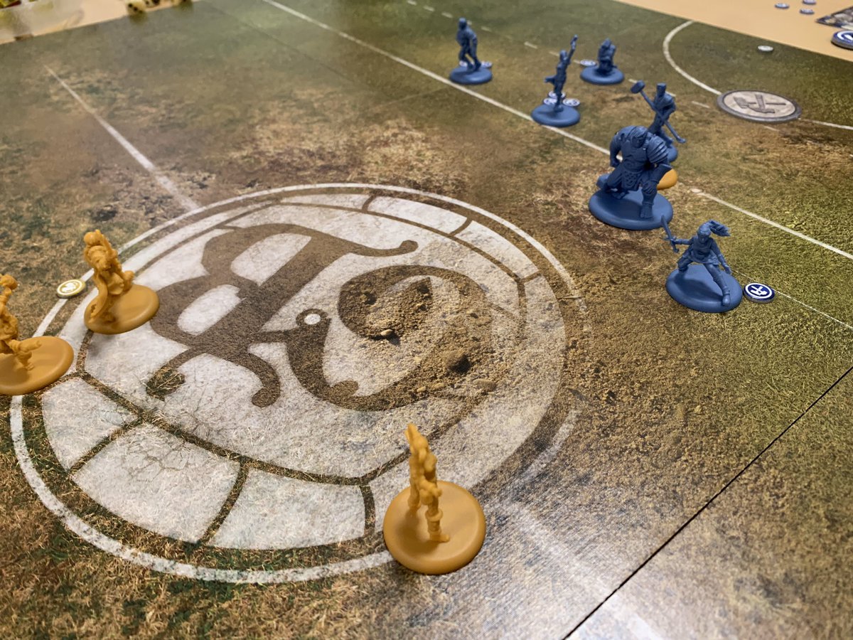 SpielTeckLand's tweet photo. Heute beim #Spieletreff 3 Spiele, 3 mal 4h Spieldauer! #1889 , #Caverna zu sechst und #GuildBallAnstoss! https://t.co/GPeNG3efd2