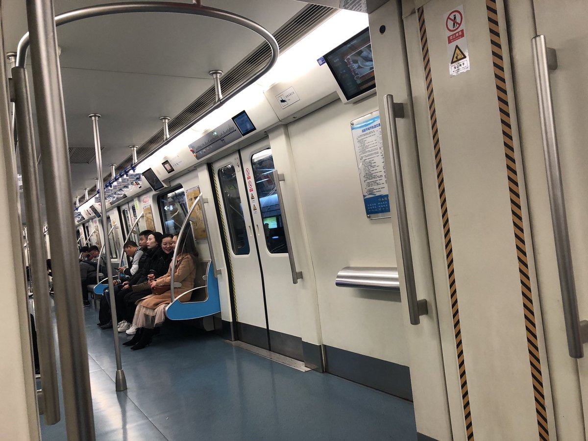 sccdxec's tweet photo. #metroLine2
大清早的人就不少了。 https://t.co/MIklZMW2zk