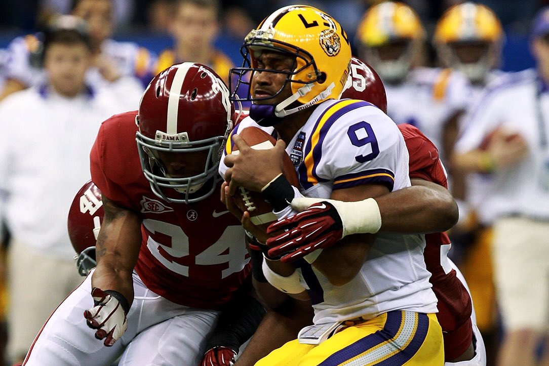 CFBKings's tweet image. Home field... disadvantage?

The last two teams that played in their home state in the National Championship are 0-2.

2011 LSU - (L 21-0)
2017 Georgia - (L 26-23)

(via @CFBONFOX)