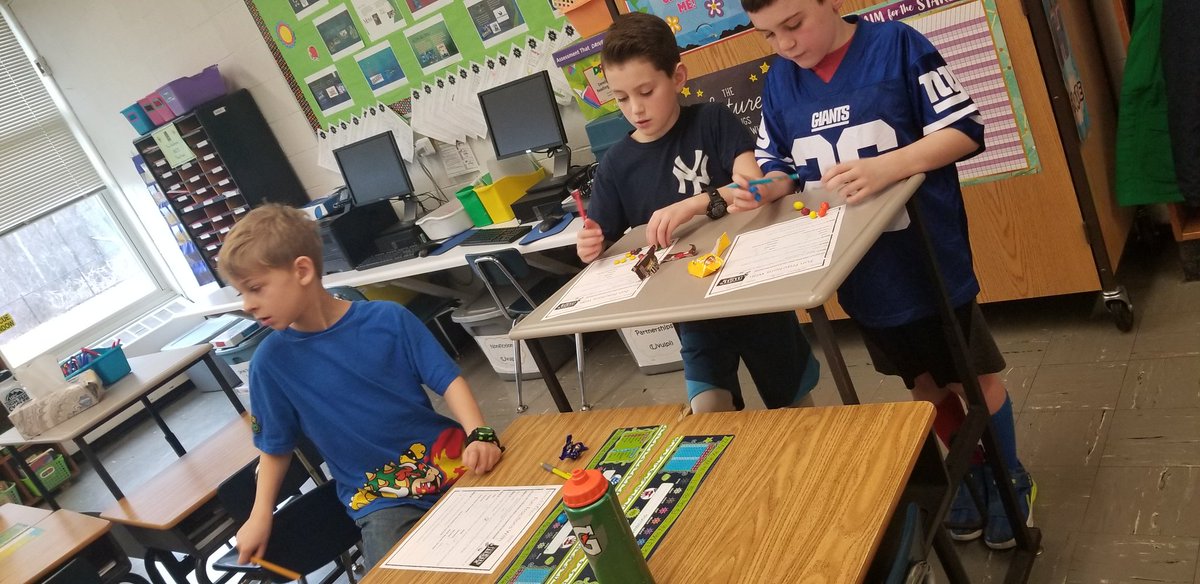 These 4th graders are determined to solve these fraction problems! Hmm, could it be the M&amp;Ms??
@carmelsupt <a href="/JanetWarden/">Dr. Janet Warden</a> @KESPrincipal6Cs