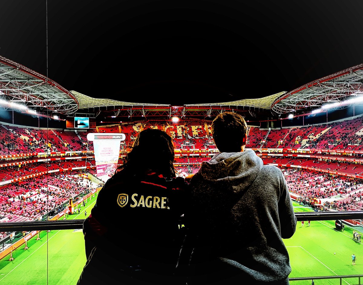 xano1357's tweet photo. Aquela partilha que há um amor em comum #pelobenfica #SLBenfica #SLBCDA https://t.co/MHqW6EJ8HW